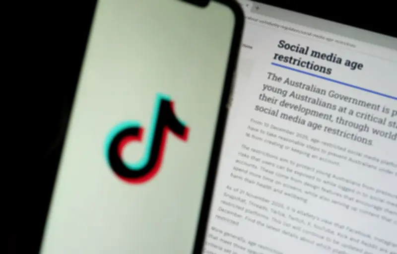 Indonésie : 70 millions d'enfants privés de réseaux sociaux dès samedi