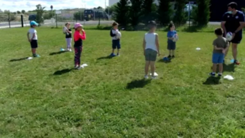 Initiation au rugby réussie à l'école Antoine-Beille dans l'Hérault