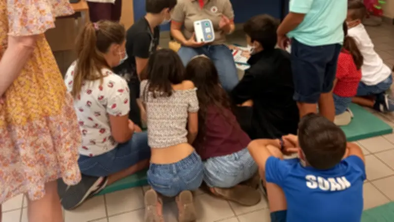 Initiation aux premiers secours à Saint-Jean-du-Pin : des élèves formés à la défibrillation