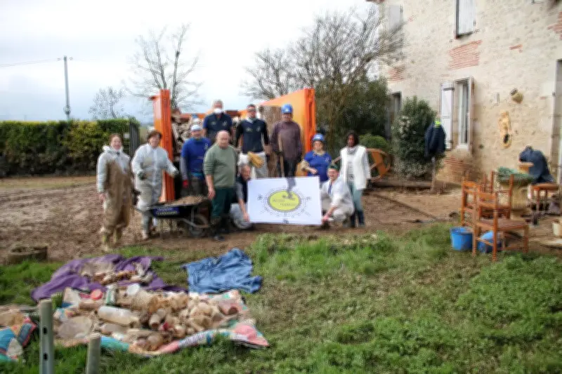 Inondations : des bénévoles de Sospel aident un couple sinistré à Aiguillon après la crue