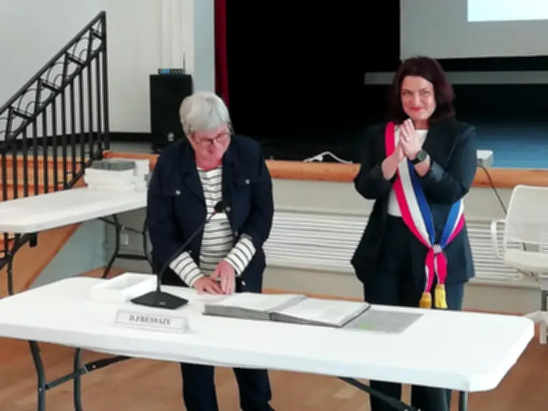 Installation du conseil municipal : Karine Desmoulin réélue maire avec 81,68% des voix