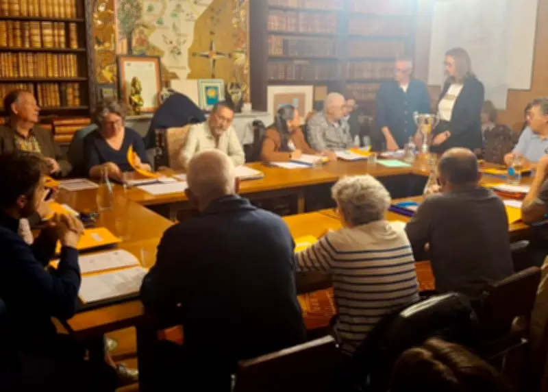 Installation du maire Éric Sarrazi à Monflanquin : une équipe désignée dans une ambiance contrastée