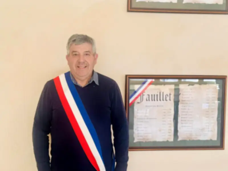 Installation du nouveau Conseil municipal de Fauillet par le maire sortant réélu