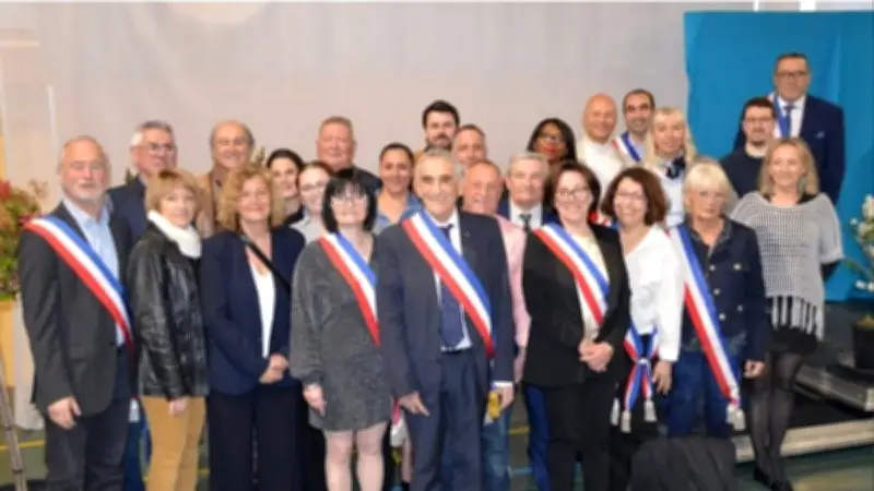 Installation du nouveau conseil municipal de Milhaud : Jean-Luc Descloux réélu maire