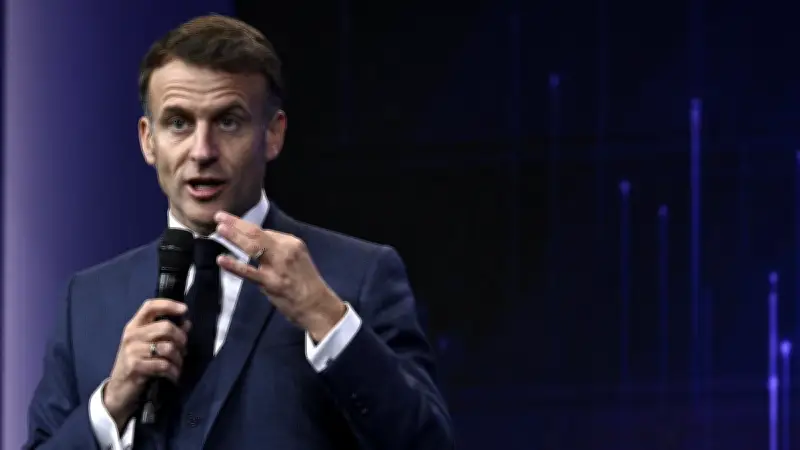 Interdiction des portables au lycée : Macron annonce l'extension dès la rentrée prochaine