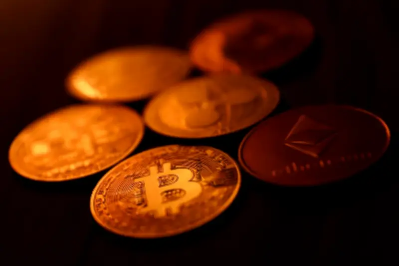 Investir dans les cryptomonnaies : conseils pour limiter les risques de volatilité