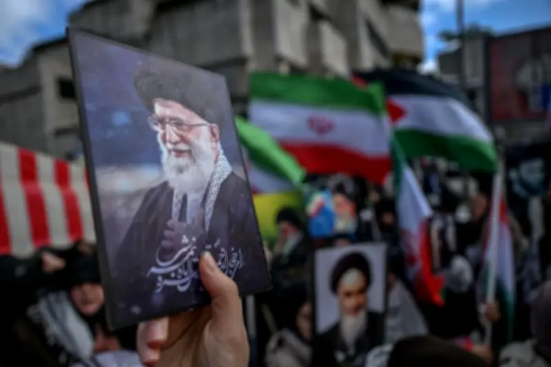 Iran : après la mort du guide suprême, le régime peut-il survivre sans lui ?