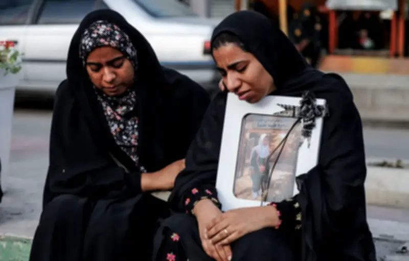 Iran : divergences sur le bombardement d'une école à Minab, plus de 150 morts selon Téhéran