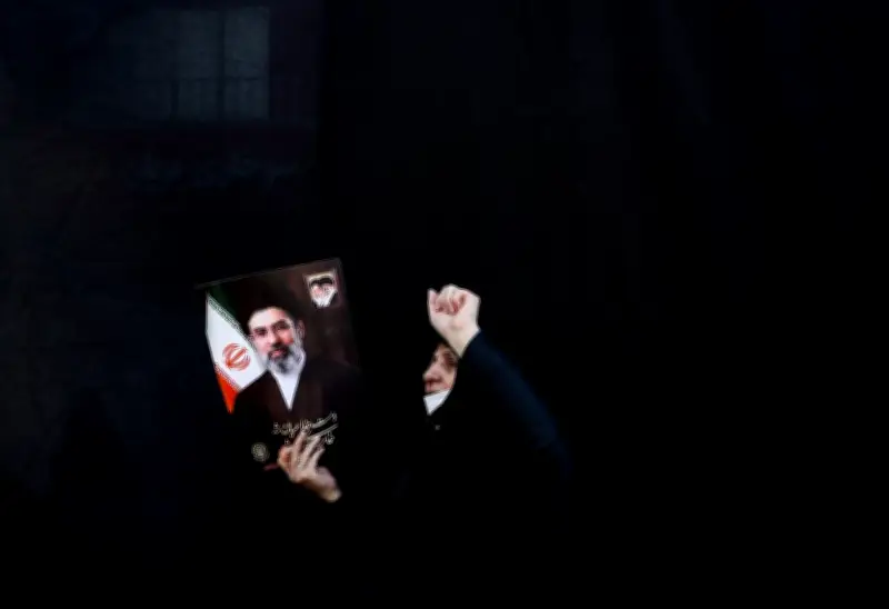 Iran : Hausse des carburants et Sarkozy condamné, l'actualité du 9 mars 2026