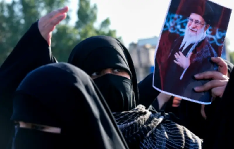 Iran : la mort du guide suprême ouvre une période d'incertitude politique majeure