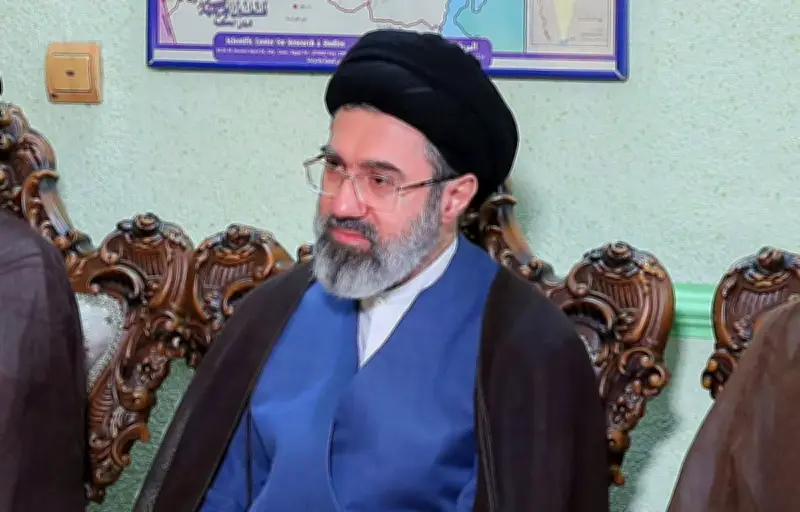 Iran : Mojtaba Khamenei succède à son père, pétrole en flambée, municipales en approche