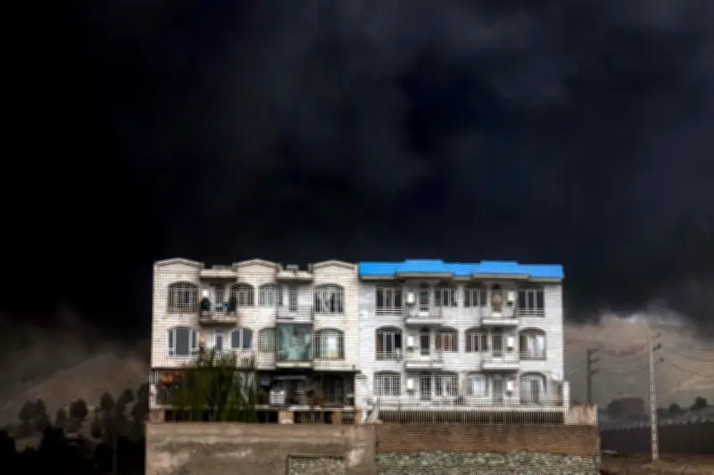 Iran : regarder le ciel, seul espoir d'un peuple en quête de salut