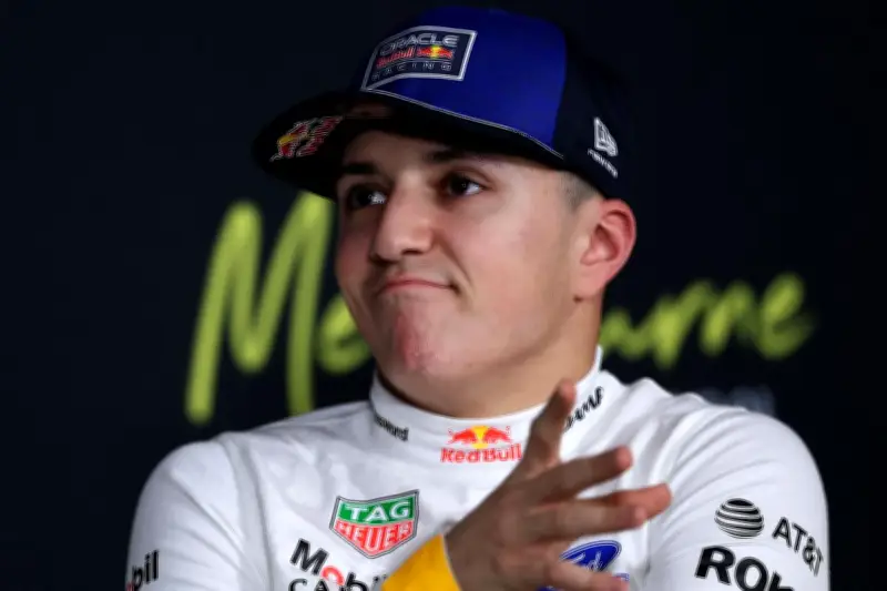 Isack Hadjar : un week-end frustrant mais prometteur pour son premier GP avec Red Bull