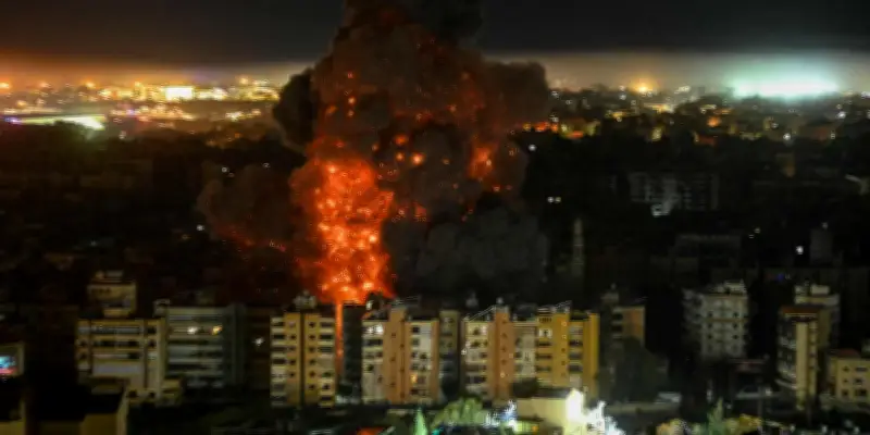 Israël annonce de nouvelles frappes en Iran et dans la banlieue sud de Beyrouth