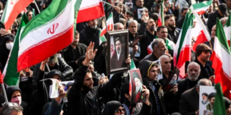 Israël annonce des frappes massives sur l'Iran, un missile abattu par l'OTAN en Turquie