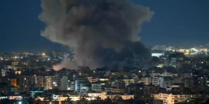 Israël intensifie ses frappes contre le Hezbollah après des attaques conjointes avec les États-Unis