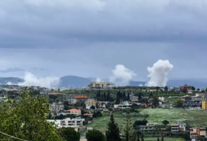 Israël étend ses opérations au Liban après la destruction d'un pont stratégique