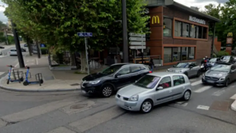 Ivre au volant d'un Range Rover, il confond les pédales et tue deux piétons à Caluire