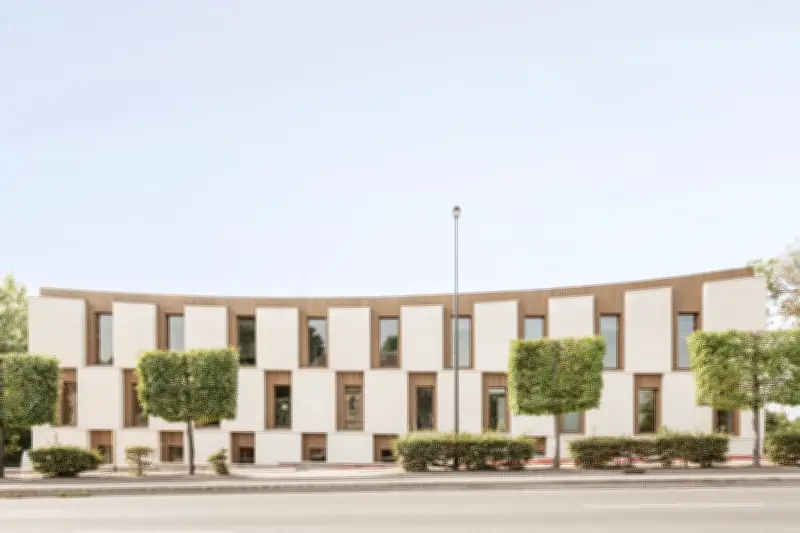 iX Campus à Saint-Germain-en-Laye : une école de design minimaliste inspirée du Bauhaus