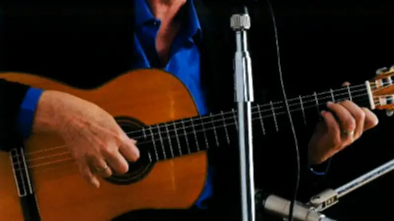 Jacques Barthes célèbre le Printemps des Poètes à Octon avec un concert poétique