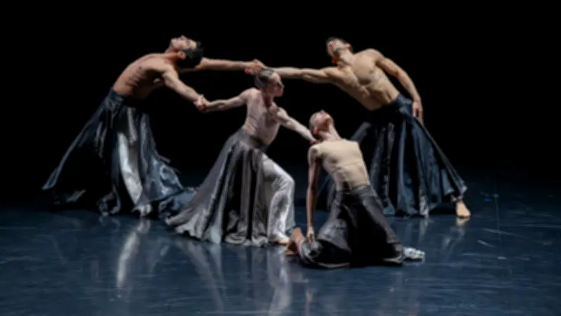 Jann Gallois crée l'événement au Capitole de Toulouse avec sa chorégraphie Incantation