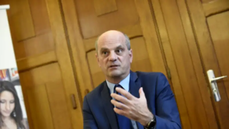 Jean-Michel Blanquer vise 30% de mixité dans les spécialités scolaires d'ici 5 ans