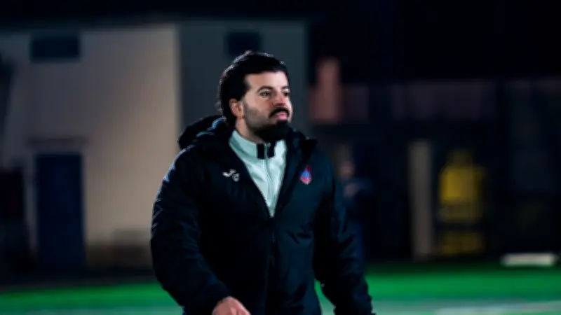 Jeunes entraîneurs en football amateur : entre innovation et réseaux, la difficile percée