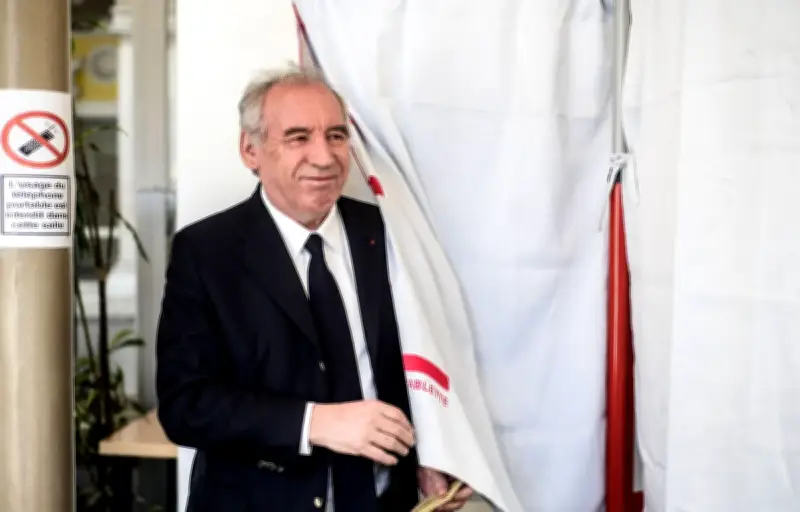 Jérôme Marbot (PS) bat François Bayrou à Pau d'une courte tête