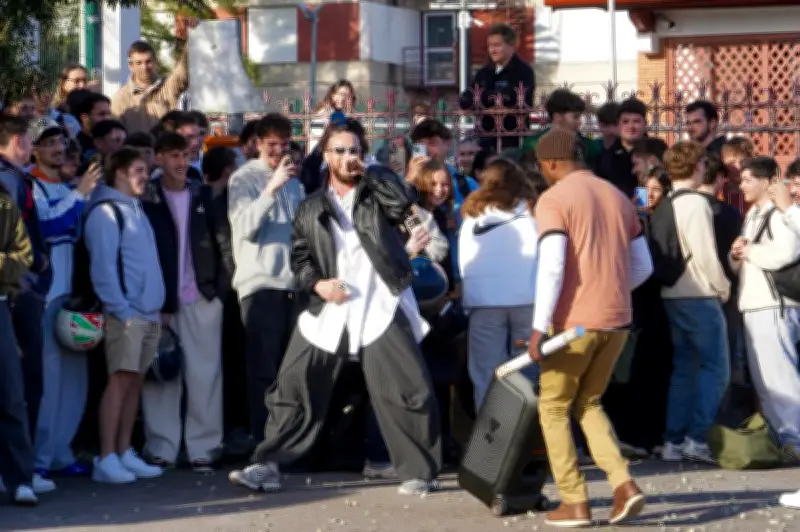 Jérémie Mimouni, sosie de SCH, anime les lycées du Sud-Ouest avec son équipe