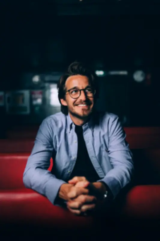 Jérémy Charbonnel explore la parentalité en solo à Martignas-sur-Jalle ce vendredi