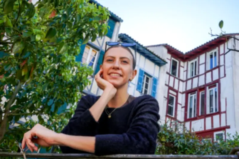 Julie Jolie Vie crée des liens entre femmes isolées avec son groupe Les Copines de la côte Ouest