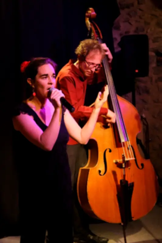 « Juste une femme » : un spectacle féministe mêlant chansons et théâtre à la salle des fêtes