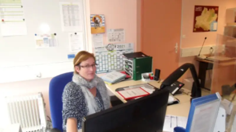 Karine Mabille succède à Évelyne Hermet comme secrétaire de direction au lycée de Lozère