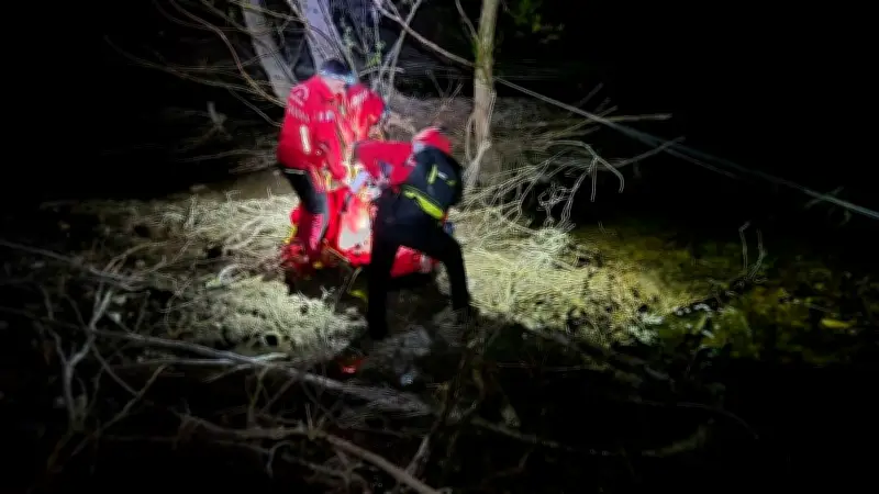 Kayakiste blessé dans l'Orb : cinq heures d'attente dans l'eau glacée avec une fracture