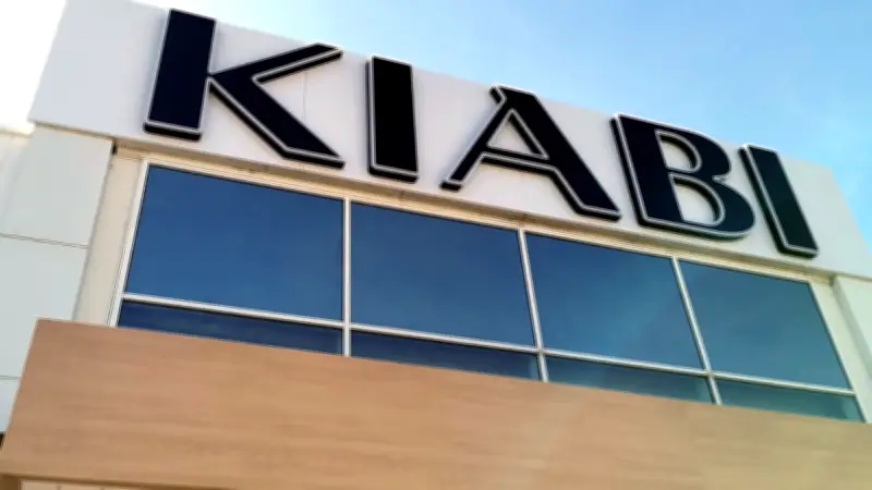 Kiabi rappelle des vêtements contaminés par des PFAS, des polluants éternels dangereux