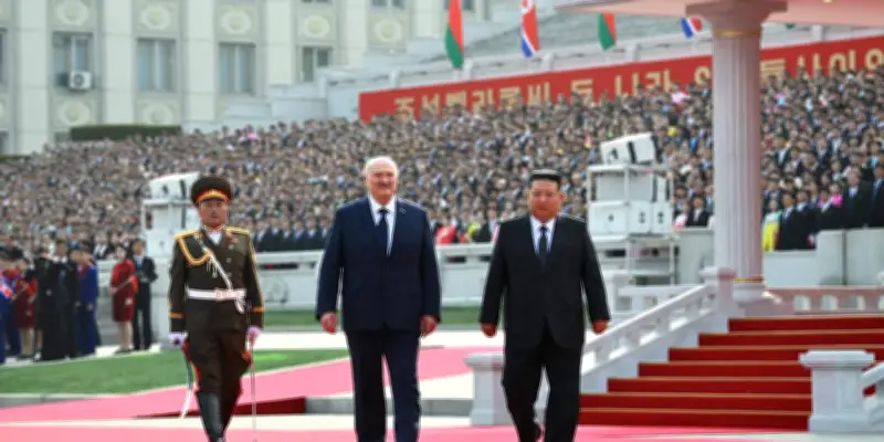 Kim Jong-un reçoit le président biélorusse Loukachenko à Pyongyang