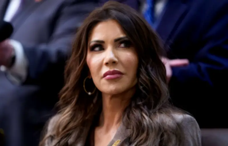 Kristi Noem limogée par Trump après une audition houleuse sur la politique migratoire