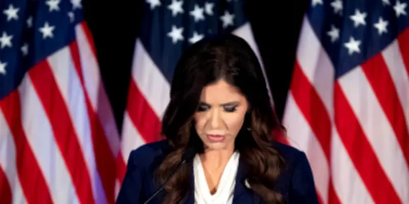 Kristi Noem limogée par Trump, elle s'exprime comme si de rien n'était à Nashville