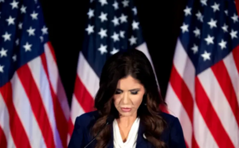 Kristi Noem évincée : la chute d'une figure emblématique du trumpisme