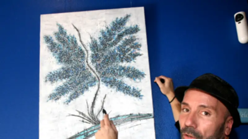 Krystöf révèle son univers dans l'exposition 'Natures libres' à Lattes