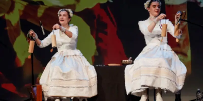 Kurbasy, duo ukrainien de Lviv, illumine le festival Détours de Babel à Grenoble