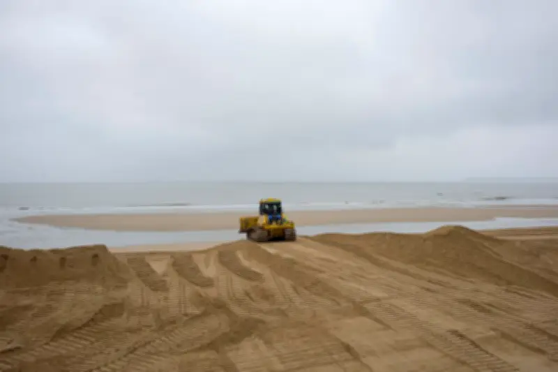 À La Baule, la plage renaît après les tempêtes : un combat incessant contre la nature