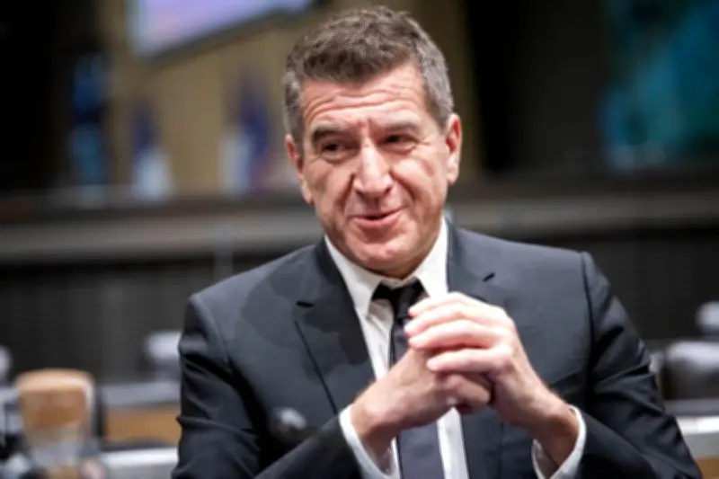 La capitulation des élites face à l'union de la droite et de l'extrême droite