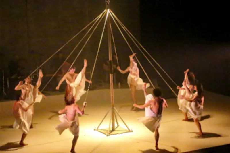 La compagnie Bilaka présente « Bezperan » à Arcachon : une ode basque au printemps