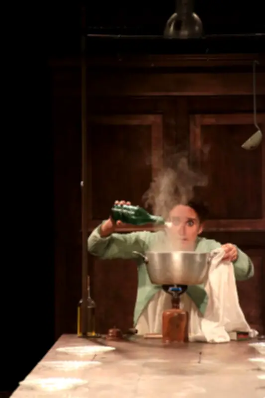 La compagnie Hecho en casa présente 'Blanche', un banquet théâtral unique à Tonneins