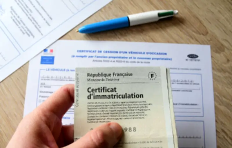 La Cour des comptes alerte sur les fraudes massives liées à l'externalisation des cartes grises