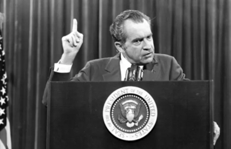 La Cour suprême annule les tarifs douaniers de Trump, un écho historique de Nixon