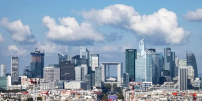 La Défense s'anime : logements et campus étudiant transforment le quartier d'affaires