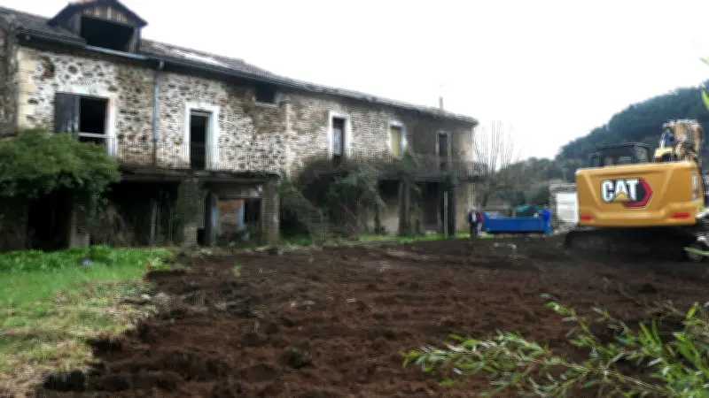 La démolition de l'ex-brocante de Sainte-Cécile-d'Andorge marque la fin d'une ère
