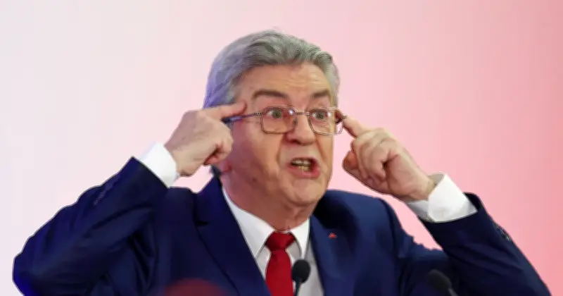 La droite fait de Jean-Luc Mélenchon son épouvantail pour masquer la menace du Rassemblement national